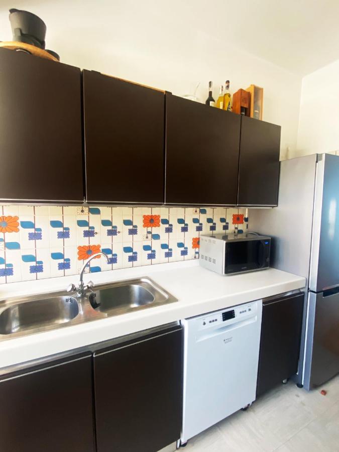Amazing Private Room In Apartment With Sea Beach View - Pool - Park - Private Condominium - Access To The Beach Oeiras Luaran gambar