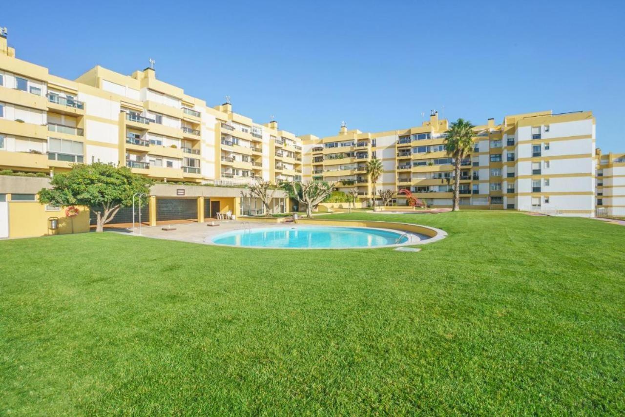 Amazing Private Room In Apartment With Sea Beach View - Pool - Park - Private Condominium - Access To The Beach Oeiras Luaran gambar